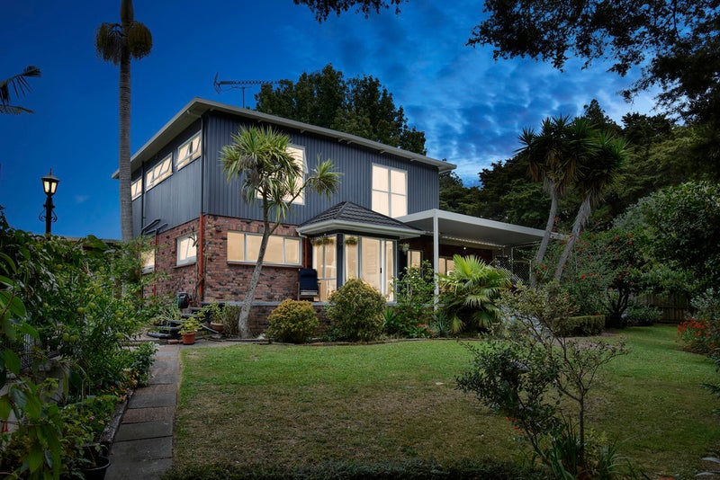 11 Iorangi Place, Hillpark, Auckland - Carousel 2