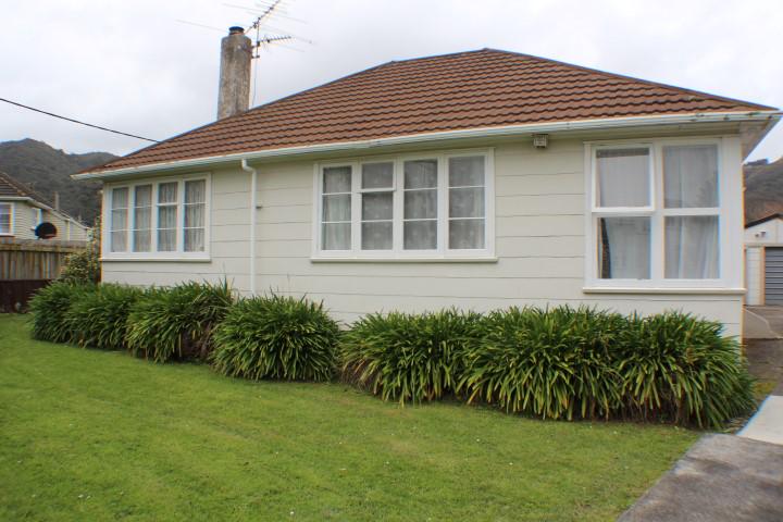 32 Harris Street, Naenae, Lower Hutt - Carousel 1