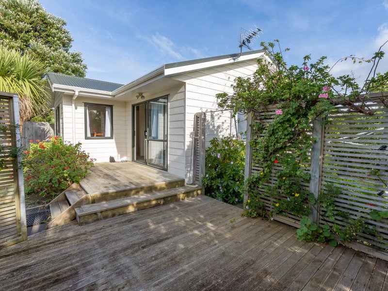 14A Driver Crescent, Cannons Creek, Porirua - Carousel 1