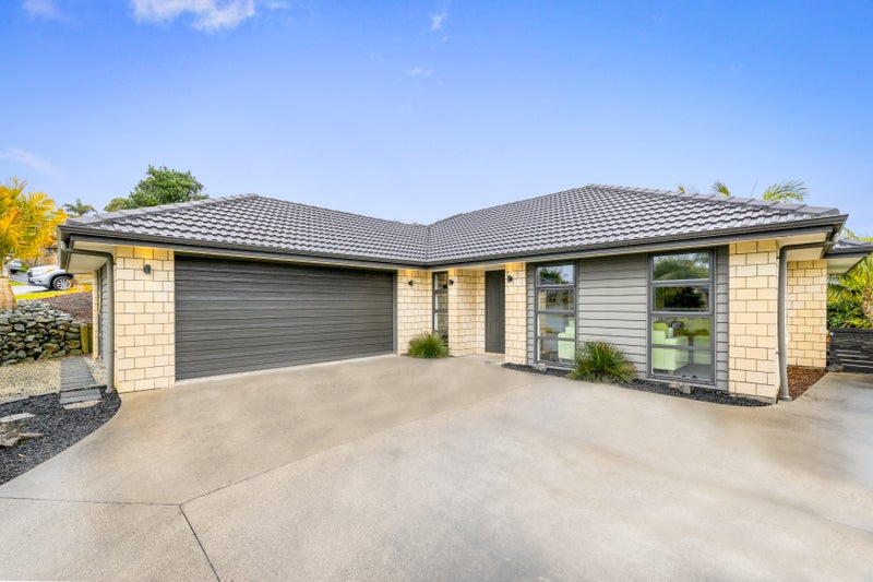 4 Bloomfield Rise, Stanmore Bay, Whangaparaoa - Carousel 1