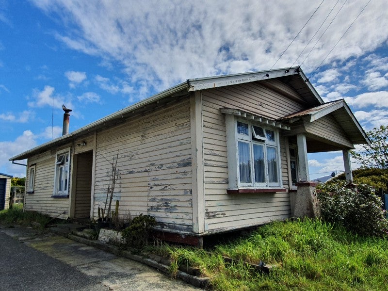 18 Blake Street, Blaketown, Greymouth - Carousel 11
