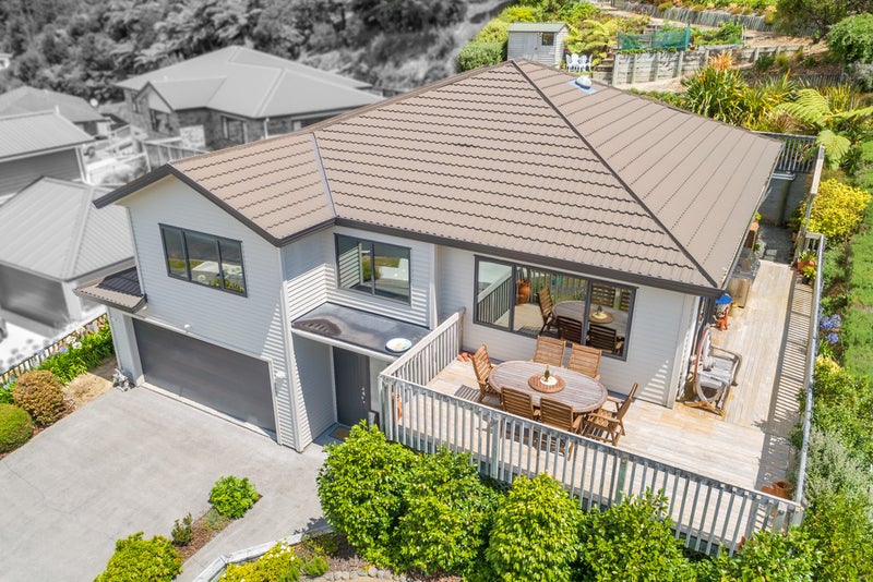 34 King Charles Drive, Kingsley Heights, Upper Hutt - Carousel 1