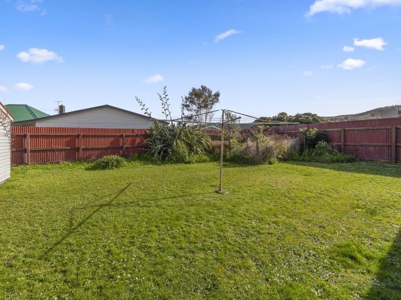 19 Farmer Crescent, Taita, Lower Hutt - Carousel 12