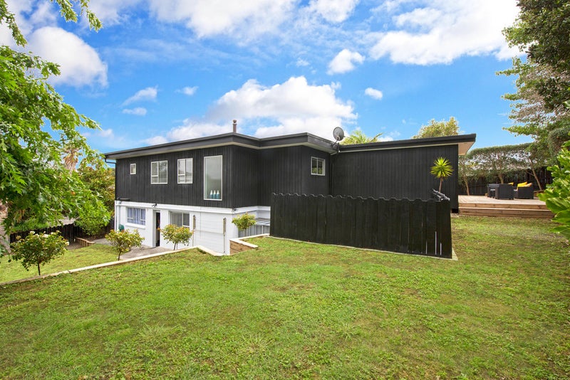 6 Himalaya Drive, Half Moon Bay, Auckland - Carousel 2