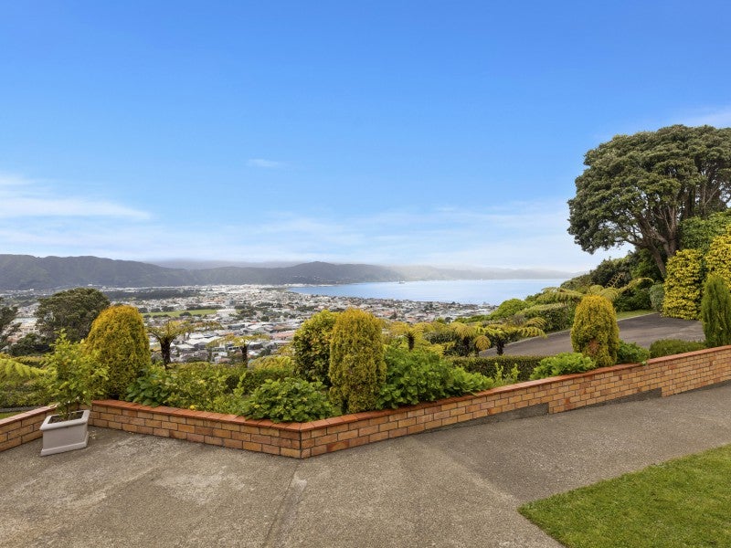 1A Rakeiora Grove, Korokoro, Lower Hutt - Carousel 2