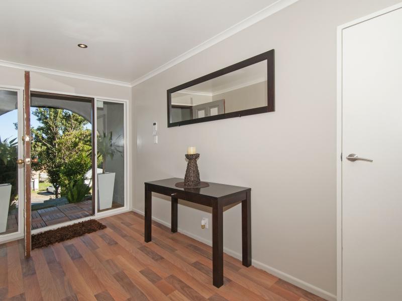 95A Dowse Drive, Maungaraki, Lower Hutt - Carousel 2