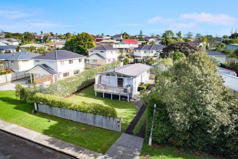 42 Thornlow Street, Glendene, Auckland - Carousel 20