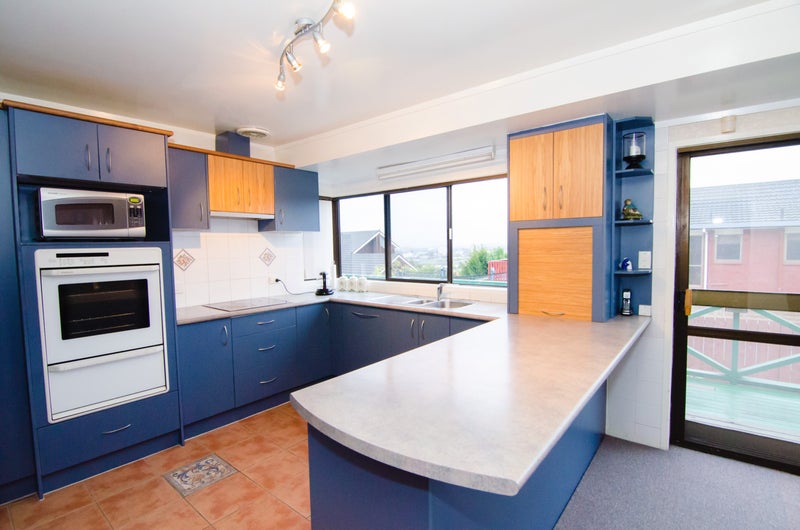 14 Sophora Place, Totara Heights, Auckland - Carousel 2