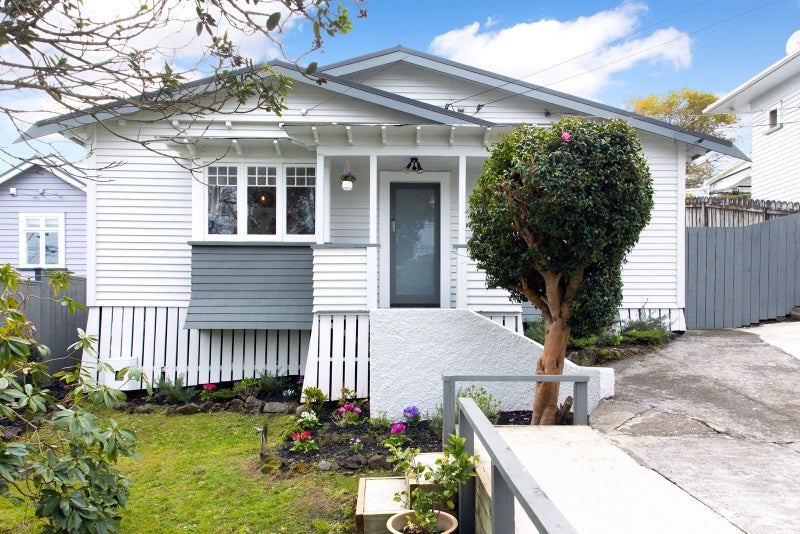 48 Sainsbury Road, Mount Albert, Auckland - Carousel 1