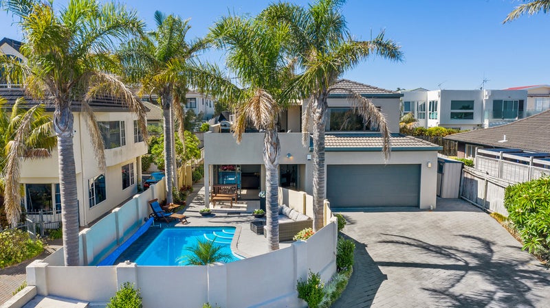 2/30 Takutai Avenue, Bucklands Beach, Auckland - Carousel 1