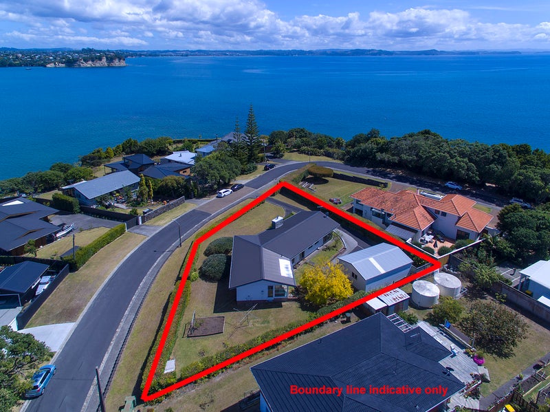 13 The Crescent, Tindalls Beach, Whangaparaoa - Carousel 2
