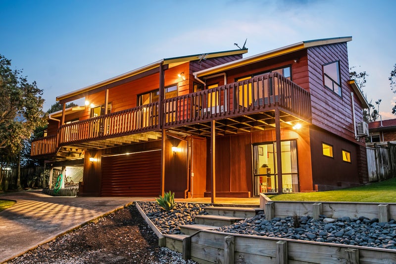 17 Sungrove Rise, Sunnyvale, Auckland - Carousel 1