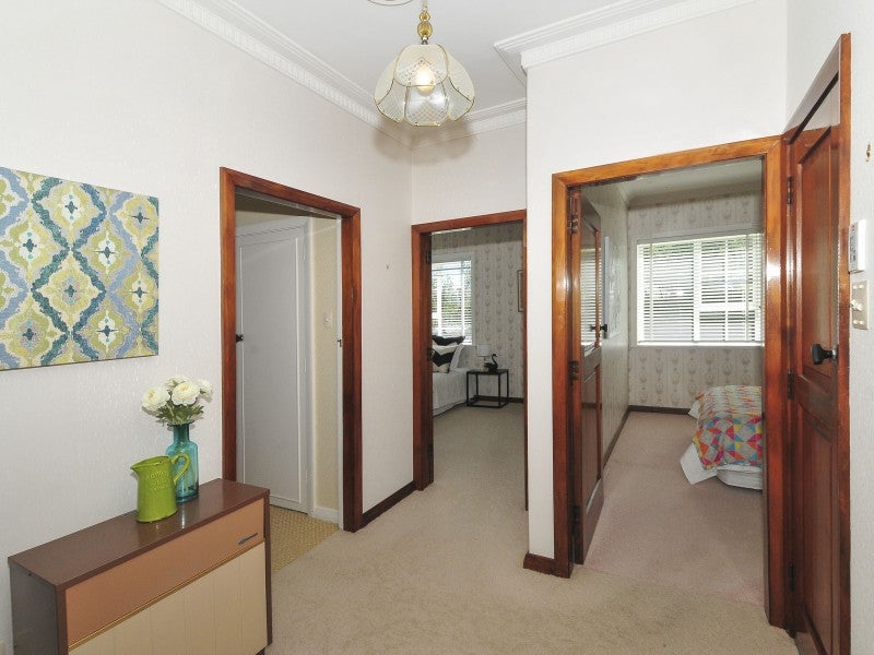 221 Whites Line East, Waiwhetu, Lower Hutt - Carousel 2