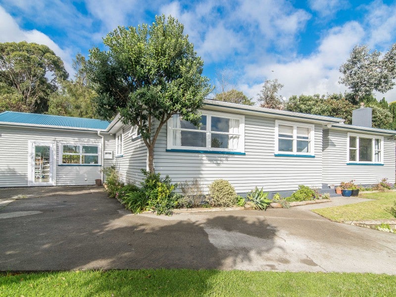 1 Sydney Crescent, Raumati South, Paraparaumu - Carousel 1