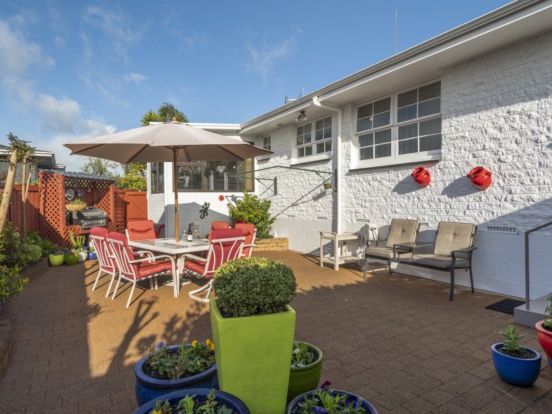 12B Whitaker Street, Otumoetai, Tauranga - Carousel 14