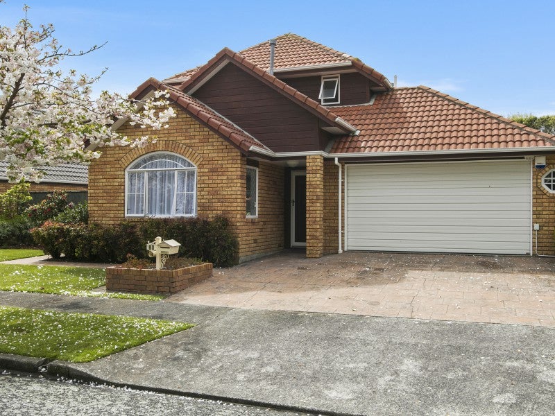 9/16 Richmond Grove, Woburn, Lower Hutt - Carousel 1