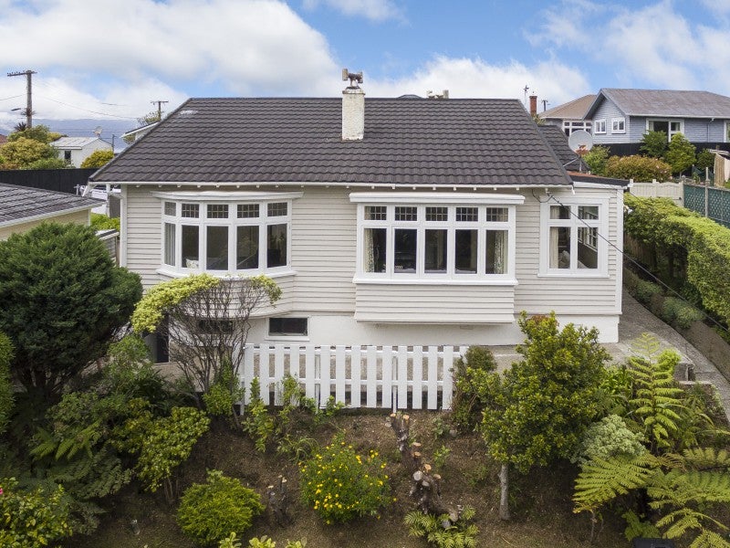 30 Raumati Terrace, Khandallah, Wellington - Carousel 1