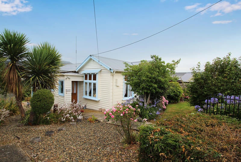 8 Bellevue Place, Port Chalmers, Dunedin - Carousel 2
