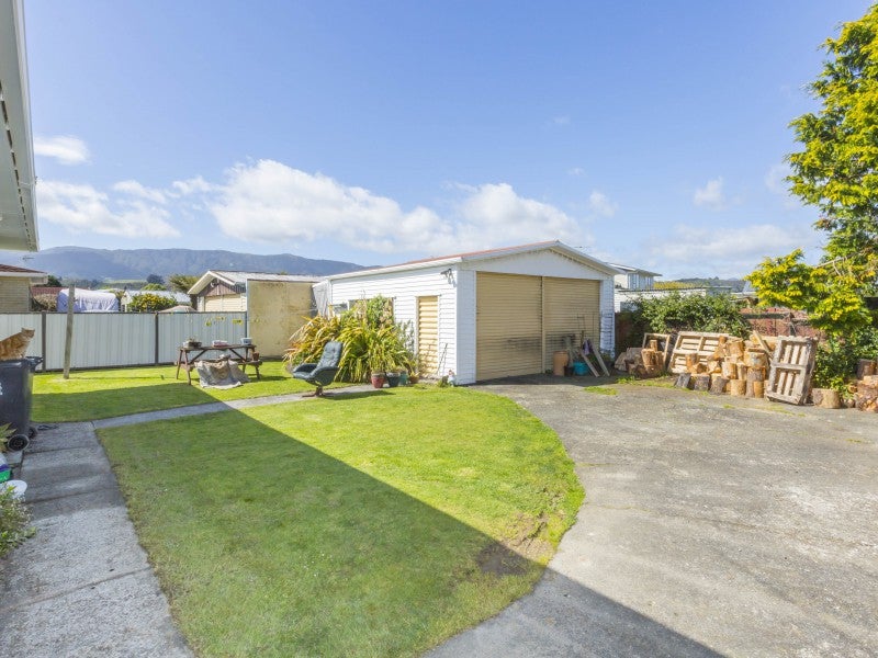127 California Drive, Totara Park, Upper Hutt - Carousel 14