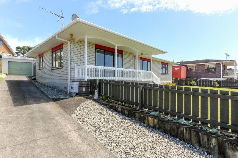 8 Virginia Place, Whalers Gate, New Plymouth - Carousel 2
