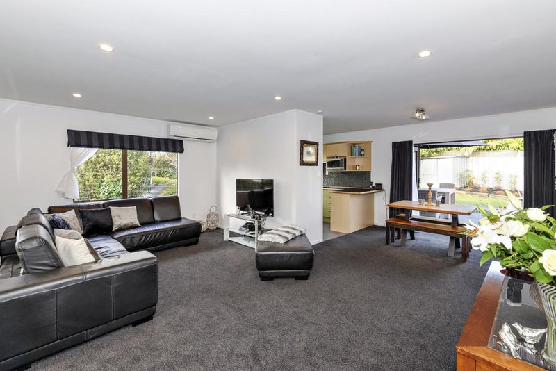 2/30 Barron Drive, Green Bay, Auckland - Carousel 2
