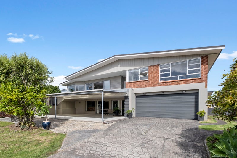 24 The Boulevard, Sunnyhills, Auckland - Carousel 1