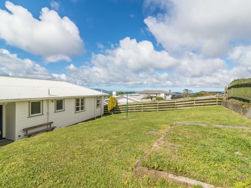 64 Ruskin Road, Newlands, Wellington - Carousel 2