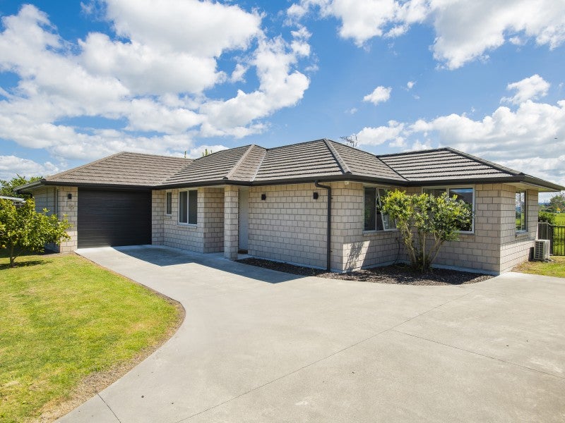 25 Gwyneth Place, Riverdale, Gisborne - Carousel 1