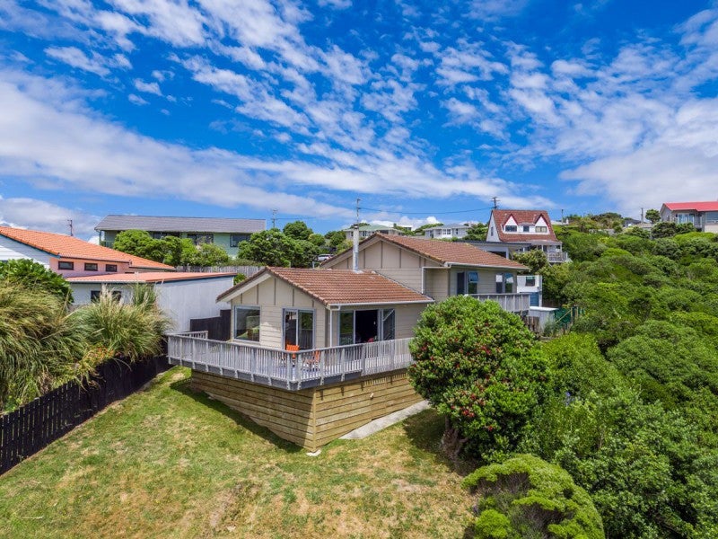 17 Patiki Place, Titahi Bay, Porirua - Carousel 2