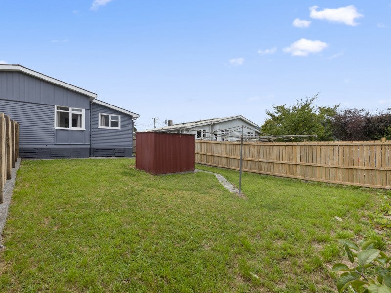 2/33 Hanson Grove, Stokes Valley, Lower Hutt - Carousel 14