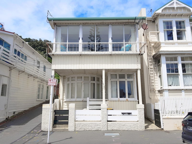 242A Oriental Parade, Oriental Bay, Wellington - Carousel 1