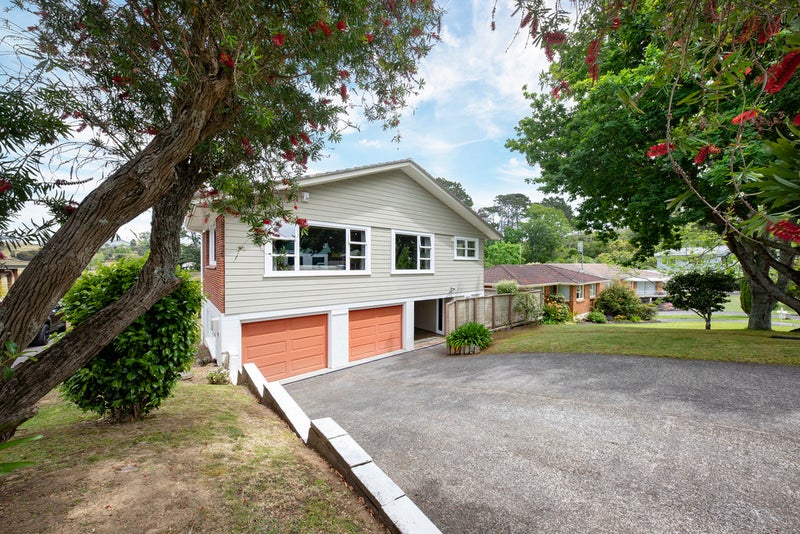 44 Bel Air Drive, Hillsborough, Auckland - Carousel 1