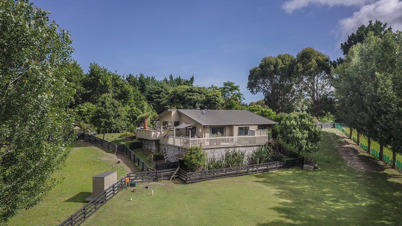 21 Grand Poppa Way, Otaihanga, Paraparaumu - Carousel 1