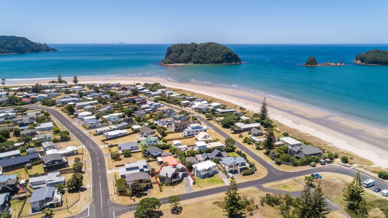 200 Island View Road, Whangamatā - Carousel 1