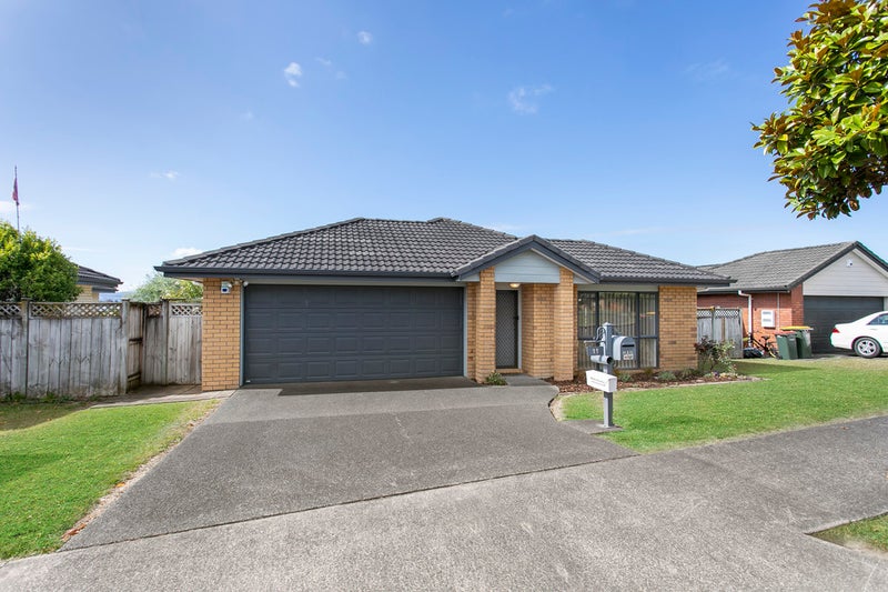 11 Villino Place, Randwick Park, Auckland - Carousel 1
