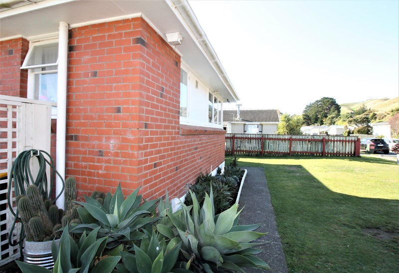 18 Marne Grove, Waitangirua, Porirua - Carousel 15