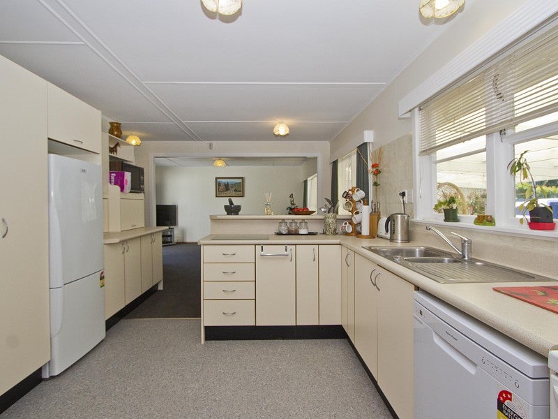 80 Coast Road, Wainuiomata, Lower Hutt - Carousel 2