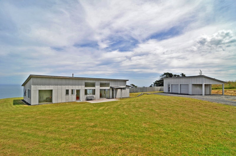 31 Tunnel Beach Road, Blackhead, Dunedin - Carousel 1