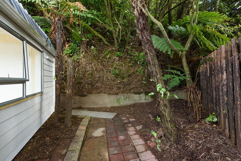 3A Kate Way, Karori, Wellington - Carousel 19