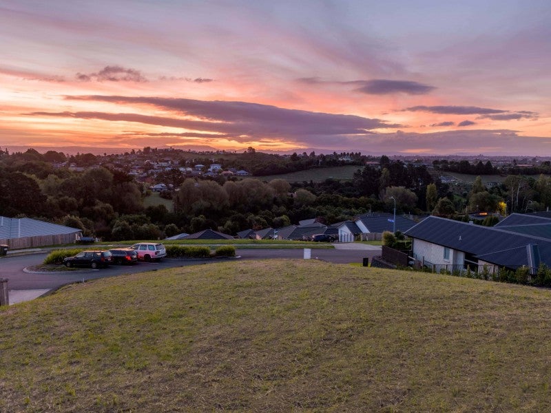 17 Greenvale Place, Welcome Bay, Tauranga - Carousel 2
