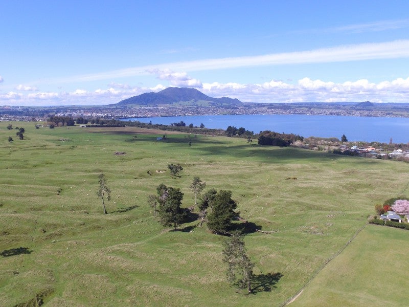 28 Te Moenga Park, Acacia Bay, Taupō - Carousel 2