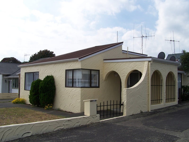 20 Tawa Street, Gonville, Whanganui - Carousel 1