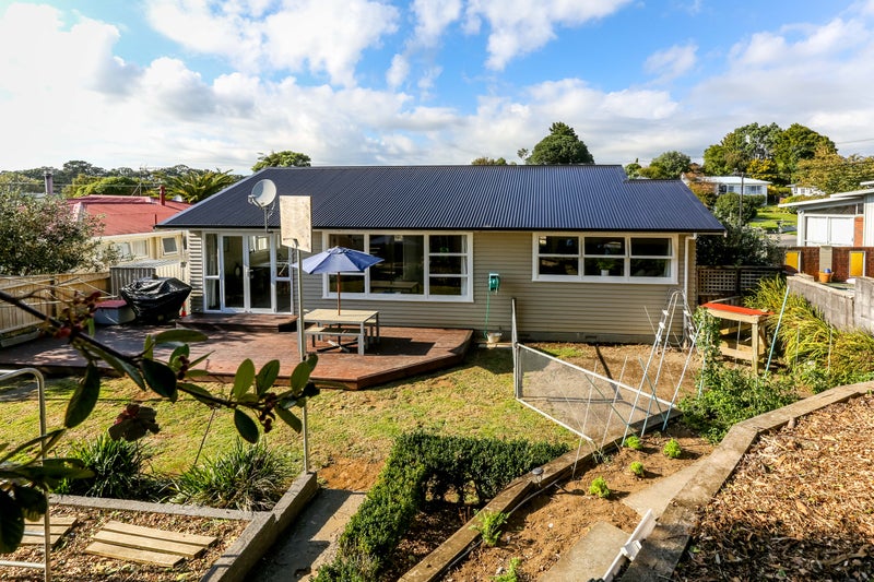 60 Clawton Street, Westown, New Plymouth - Carousel 2