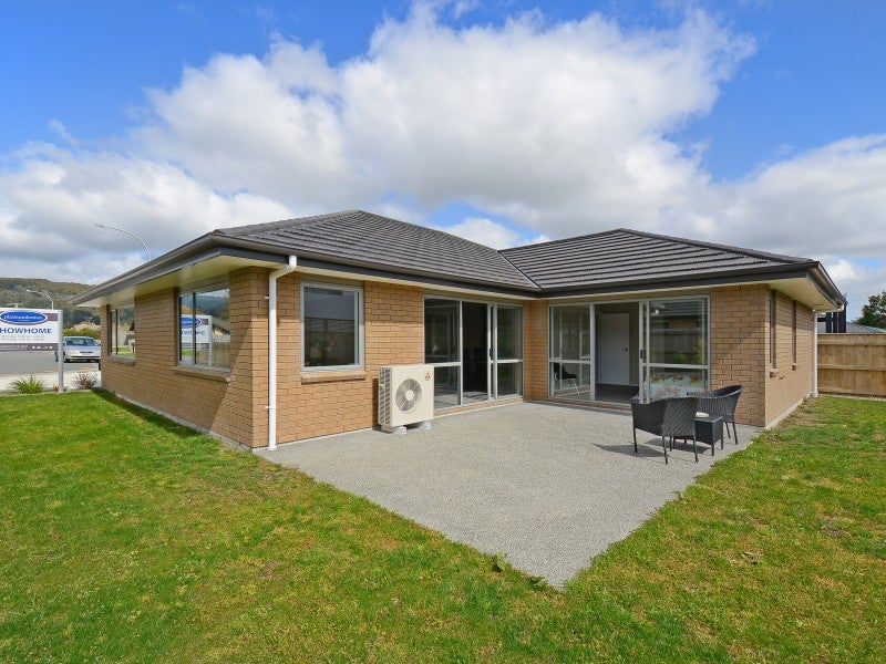 39 Hildreth Street, Trentham, Upper Hutt - Carousel 2