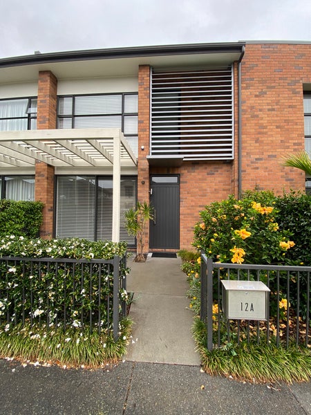 12A Wynne Gray Avenue, Stonefields, Auckland - Carousel 1