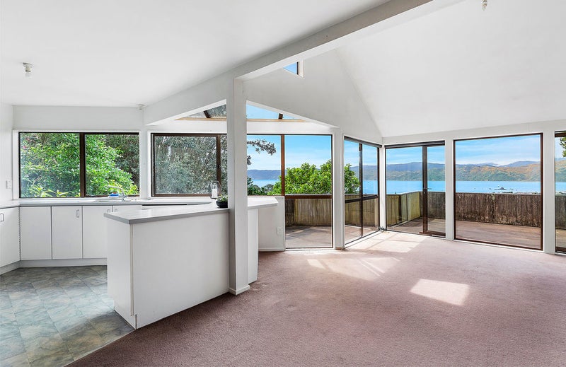 2/50 Ferry Street, Seatoun, Wellington - Carousel 1
