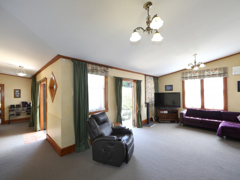 814 Eaton Road, Saint Leonards, Hastings - Carousel 26