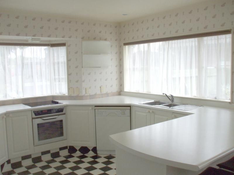 1/18 Richmond Grove, Woburn, Lower Hutt - Carousel 2