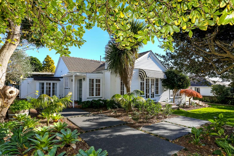 94 Belt Road, New Plymouth, New Plymouth - Carousel 2