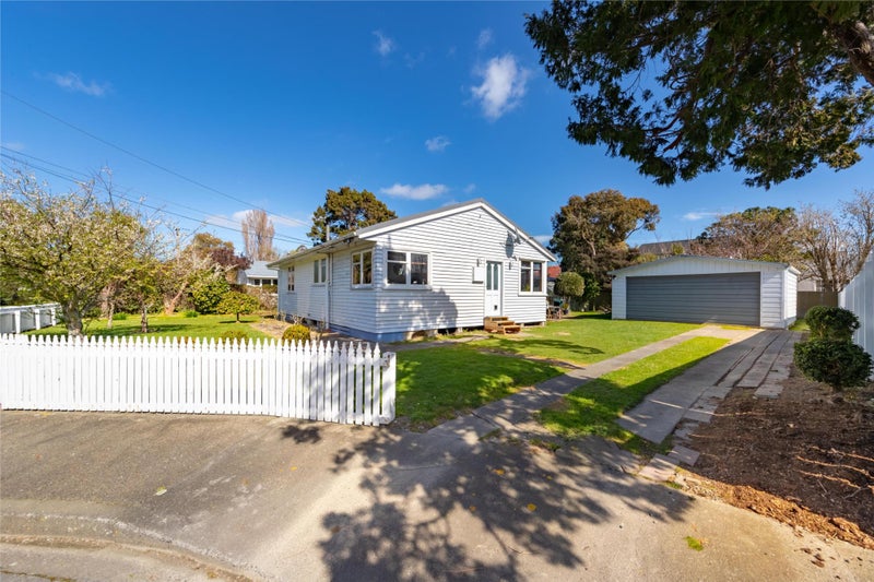 2 Whakataki Grove, Waiwhetu, Lower Hutt - Carousel 1